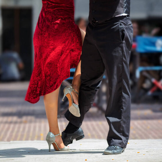 Buenos Aires Tour Photo Tango-dancers-Plaza-Dorrego-San-Telmo-Buenos-Aires